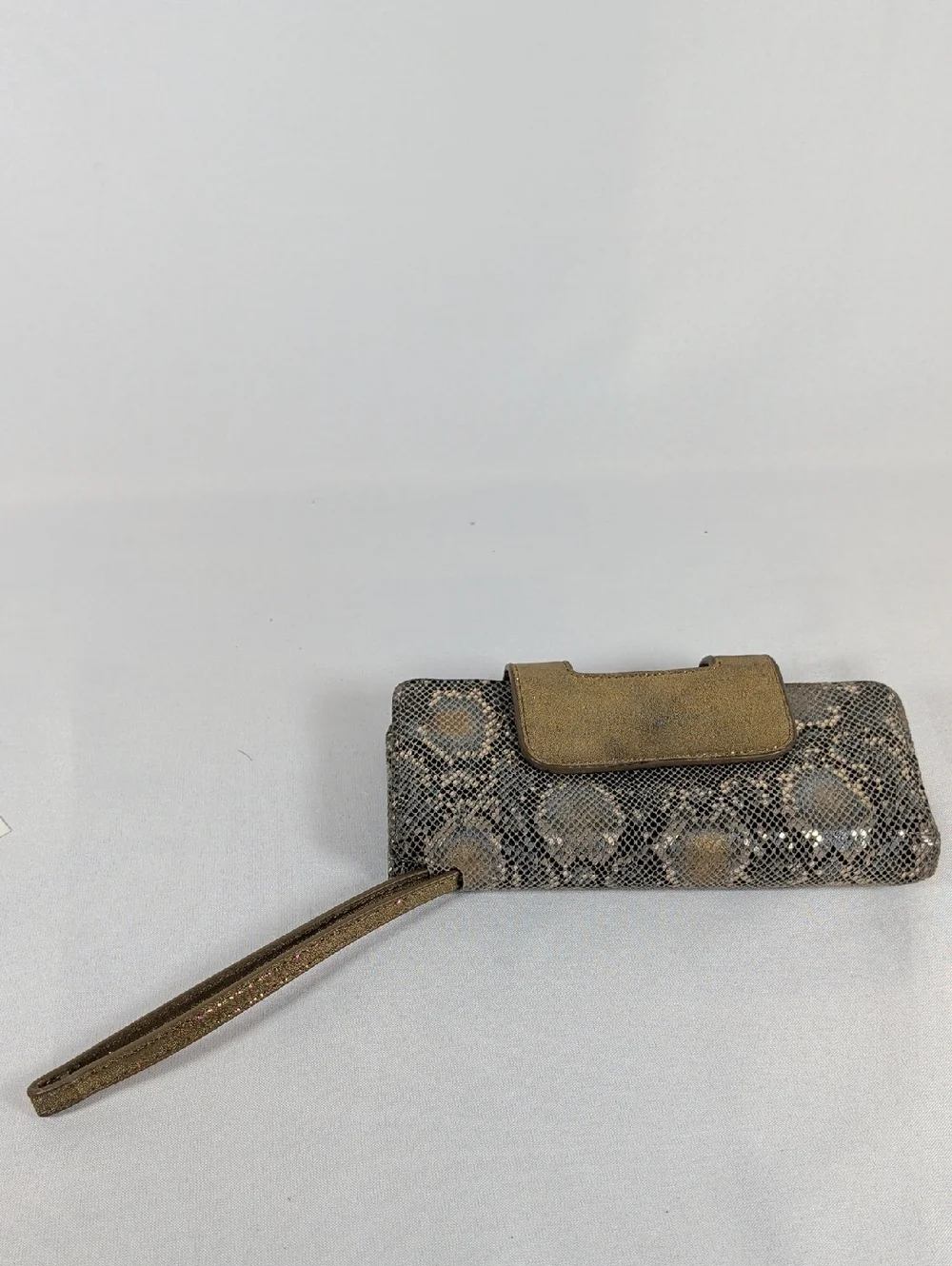 Hobo The Original, Snakeskin-Embossed Leather Kiss-Lock Wristlet Clutch - Picture 4 of 9
